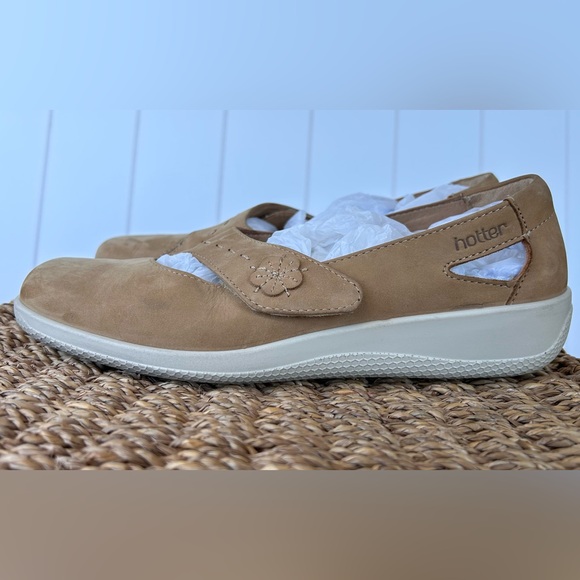 Hotter Brand Women’s Bliss Mary Jane Walking Shoe Nubuck in Sand Size 8 - Picture 1 of 13